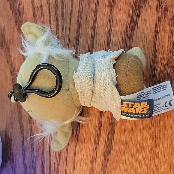 star WARS R2D2 nightlight and YODA clip on both talk. - Picture 5 of 6